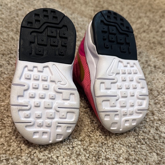 Nike Kids Fuchsia Sneakers - Picture 4 of 5